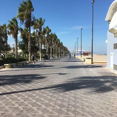 Single 200m From The Sea Privat bolig
