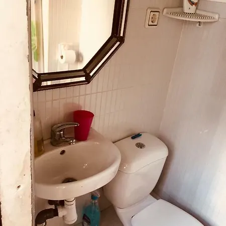 Single 200m From The Sea